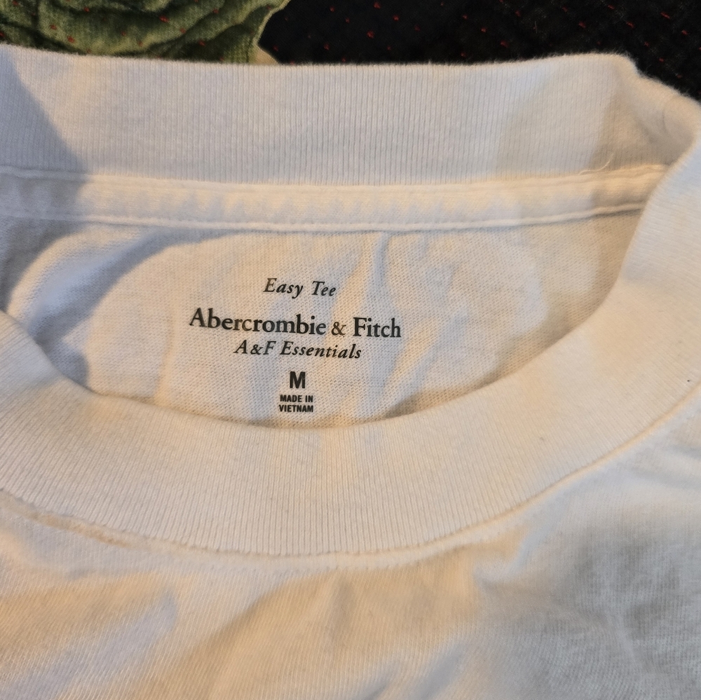 A&F easy tee